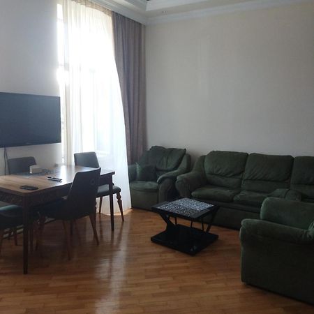 Apartament Апартамент На Абашидзе Batumi Zewnętrze zdjęcie