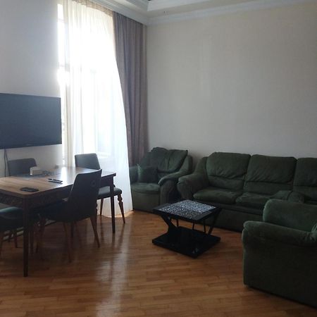 Апартамент На Абашидзе Batumi Zewnętrze zdjęcie